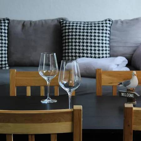 Krohn Apartment *