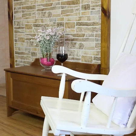 Krohn Apartment *